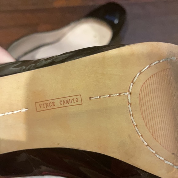 Gently Loved Vince Camuto Patent Heels - Picture 6 of 8